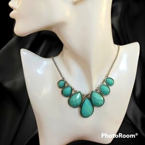 5/$25 VTG Acrylic Teal Teardrop Bib Chain Necklace